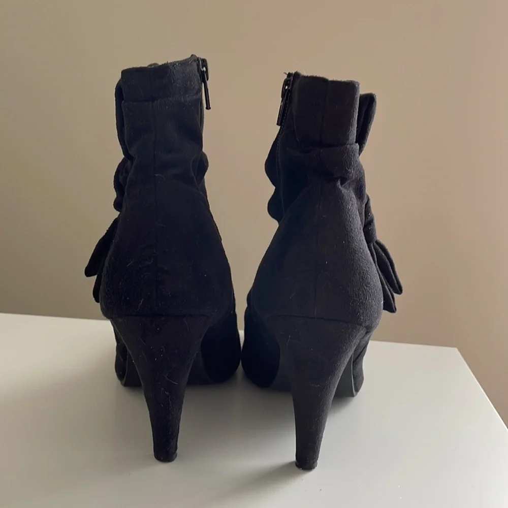 Target booties - Picture 3 of 7